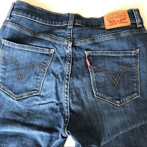 Levi’s crop jeans